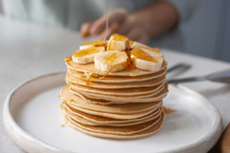 Banana and oatmeal pancakes